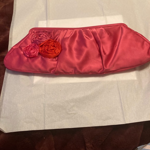 Express Hot Pink Satin clutch with 3 small rosebuds 🌹 - Picture 3 of 6